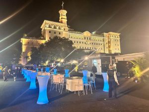 Illuminated LED cocktail tables for rent in Florida featuring modern glow tables for weddings, corporate events, networking receptions, and luxury parties.